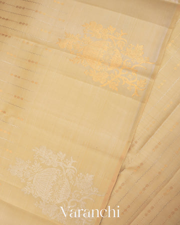 Ivory Borderless Pure Kanchipuram Silk Handloom Saree