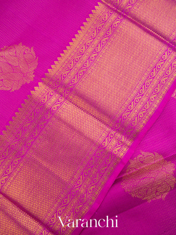 Magenta Vaira Oosi Pure Kanchipuram Silk Handloom Saree