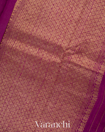 Deep Magenta Borderless Pure Raw Silk Handloom Saree