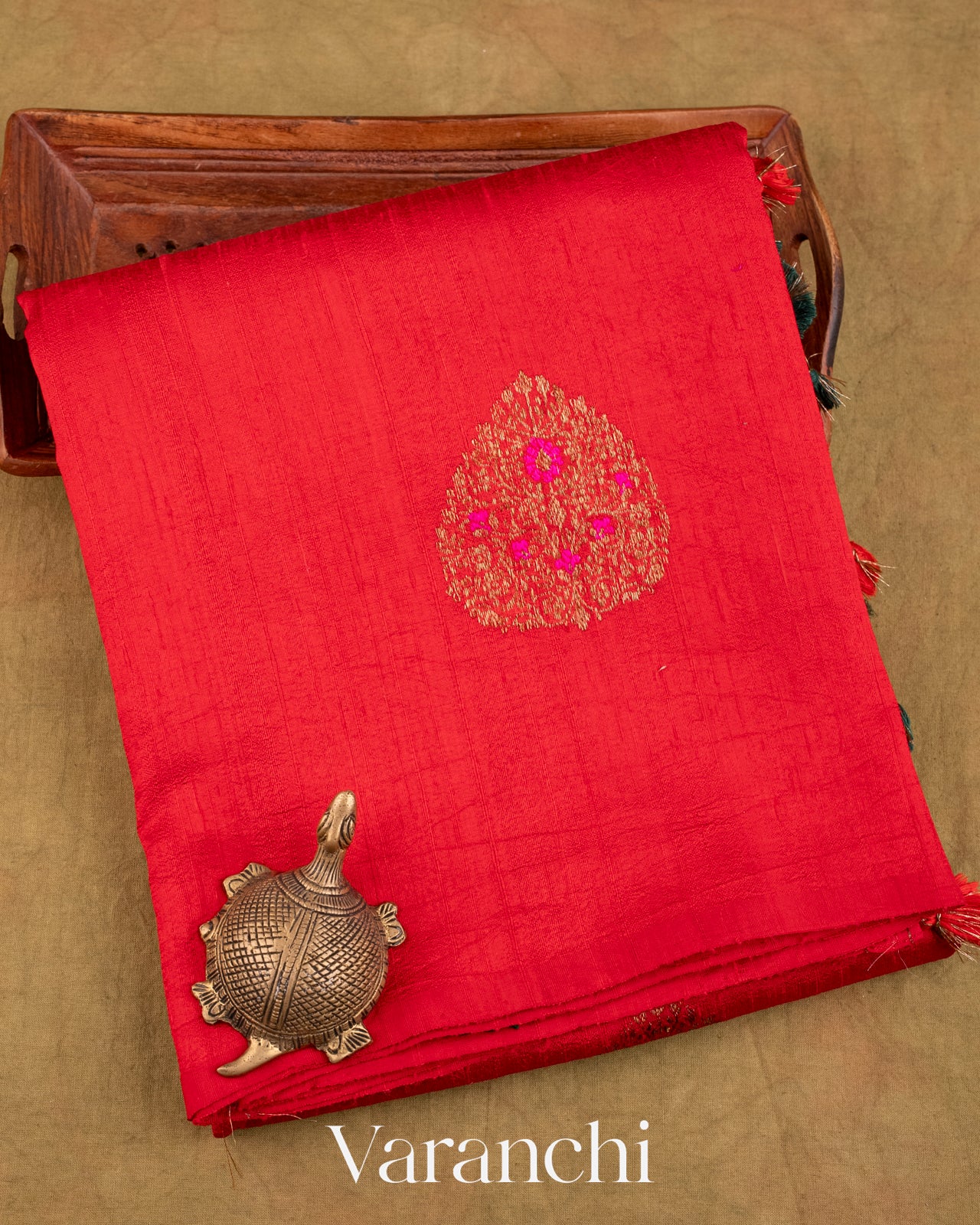 Red Borderless Pure Raw Silk Handloom Saree