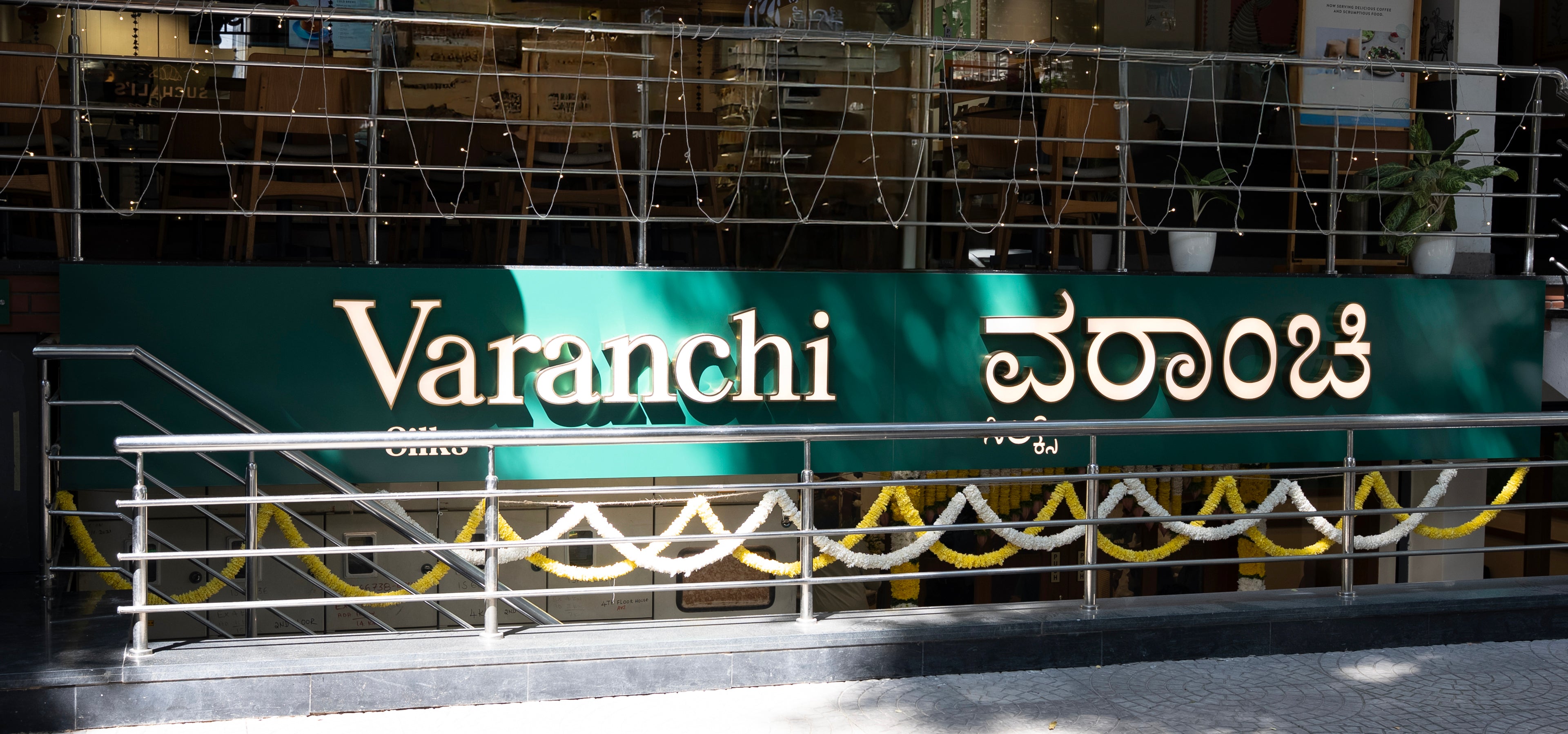 slider image slider_item_HNrbfV