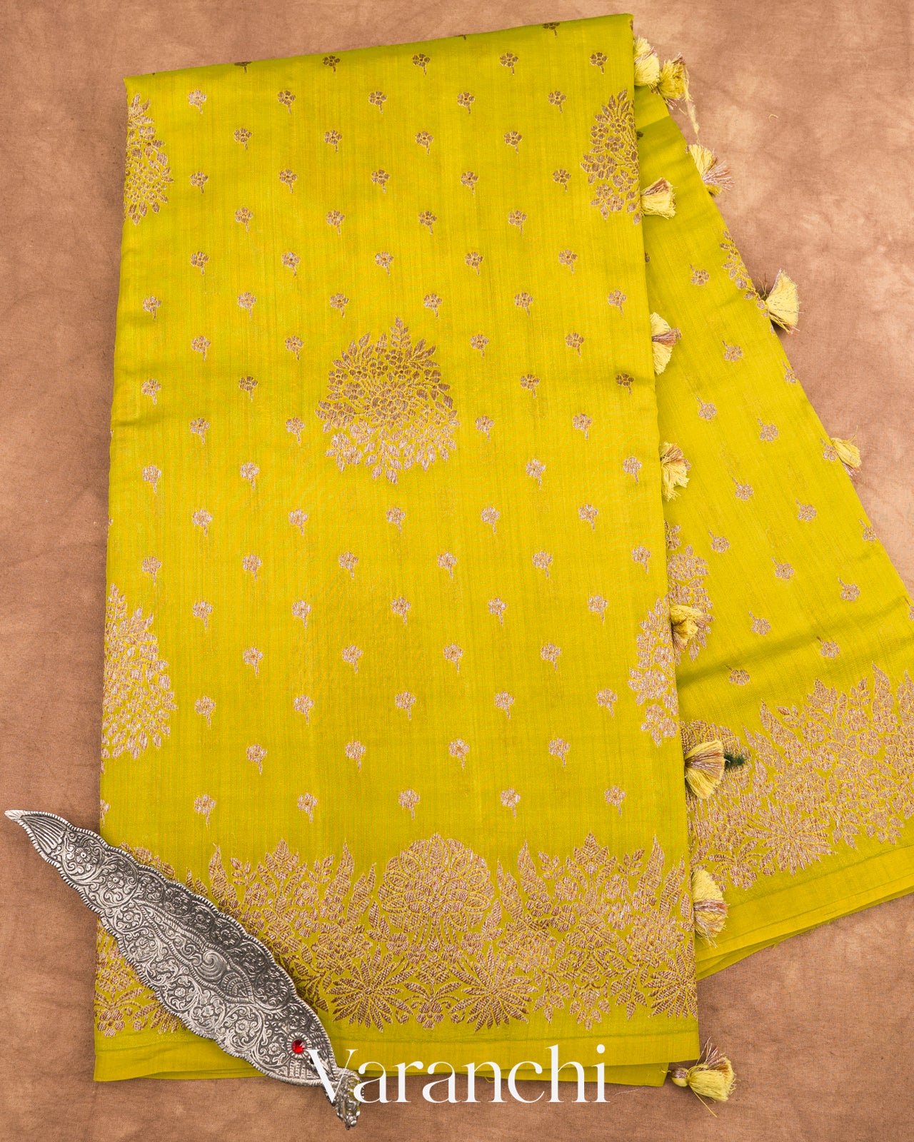 Light Lemon Green Pure Chiniya Silk Handloom Saree 
