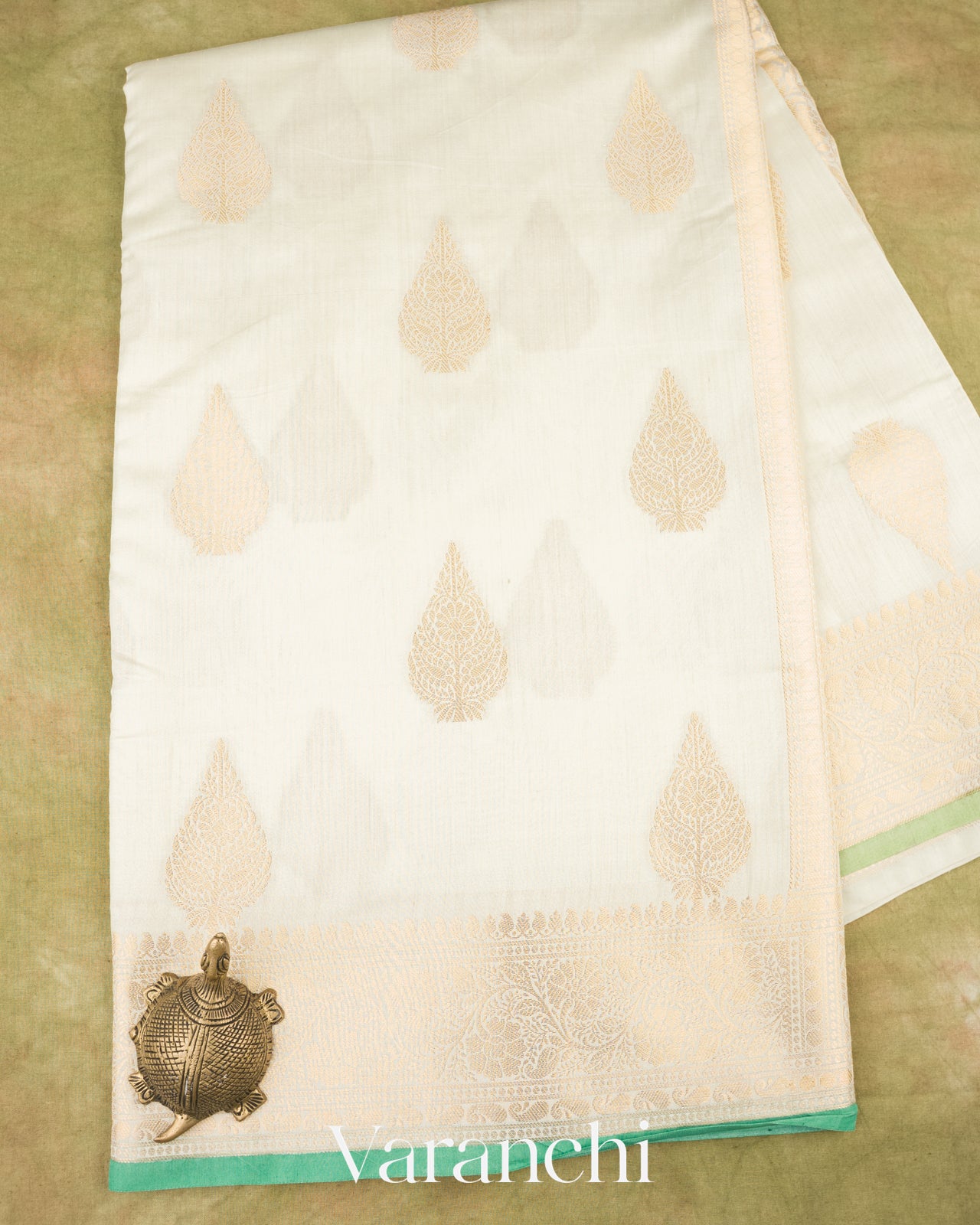 Ivory Cream Pure Chiniya Silk Handloom Saree 