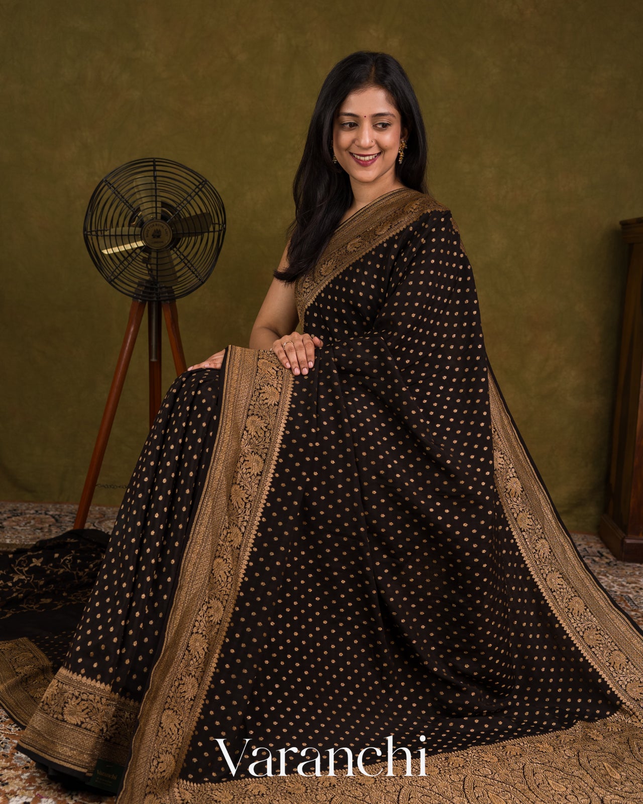 Charcol Black Jaal Pure Crepe Silk Handloom Saree