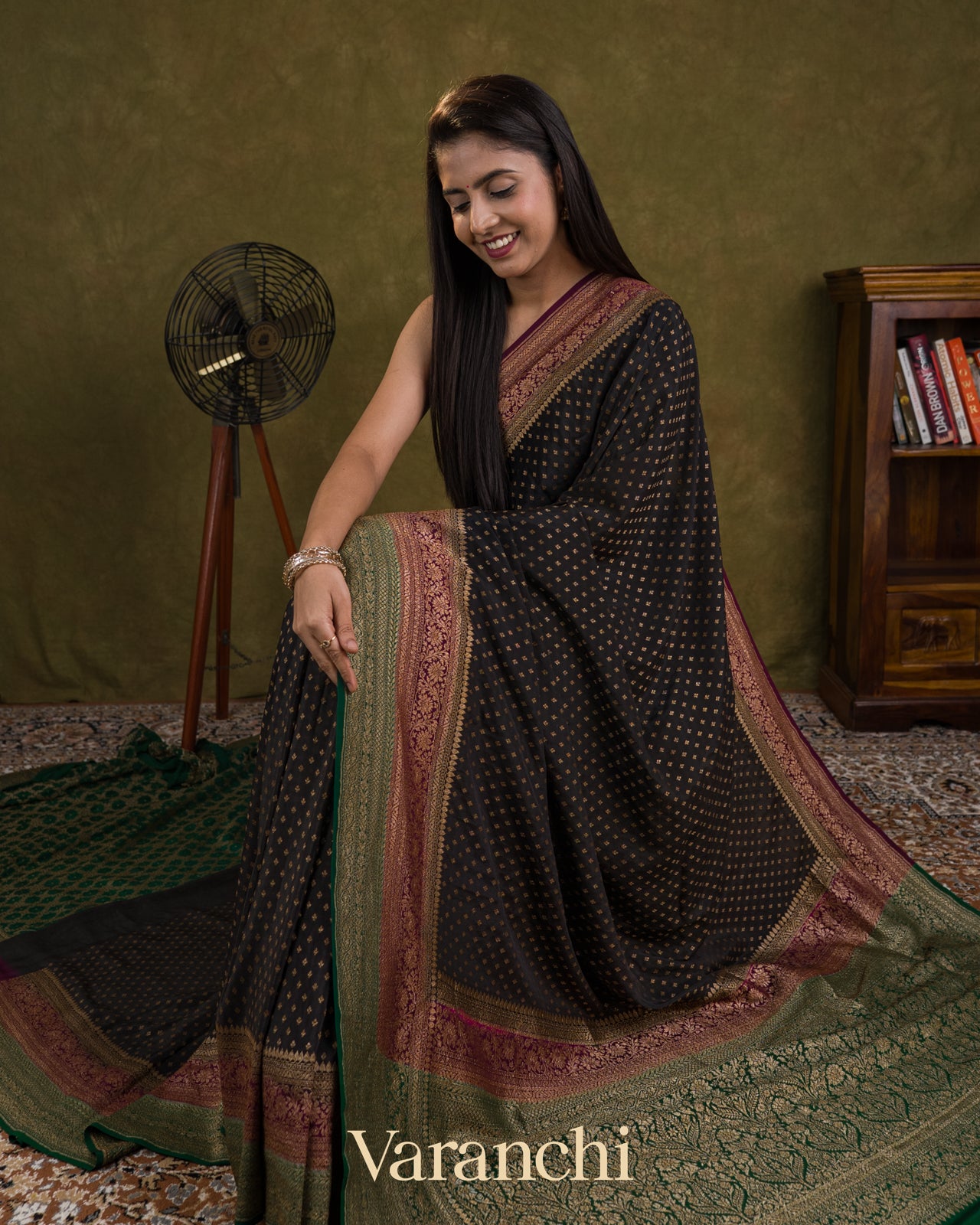 Charcol Black Pure Crepe Silk Handloom Saree 