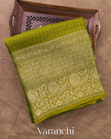 Mehandi Green Checkered Pure Crush Kora Silk Saree