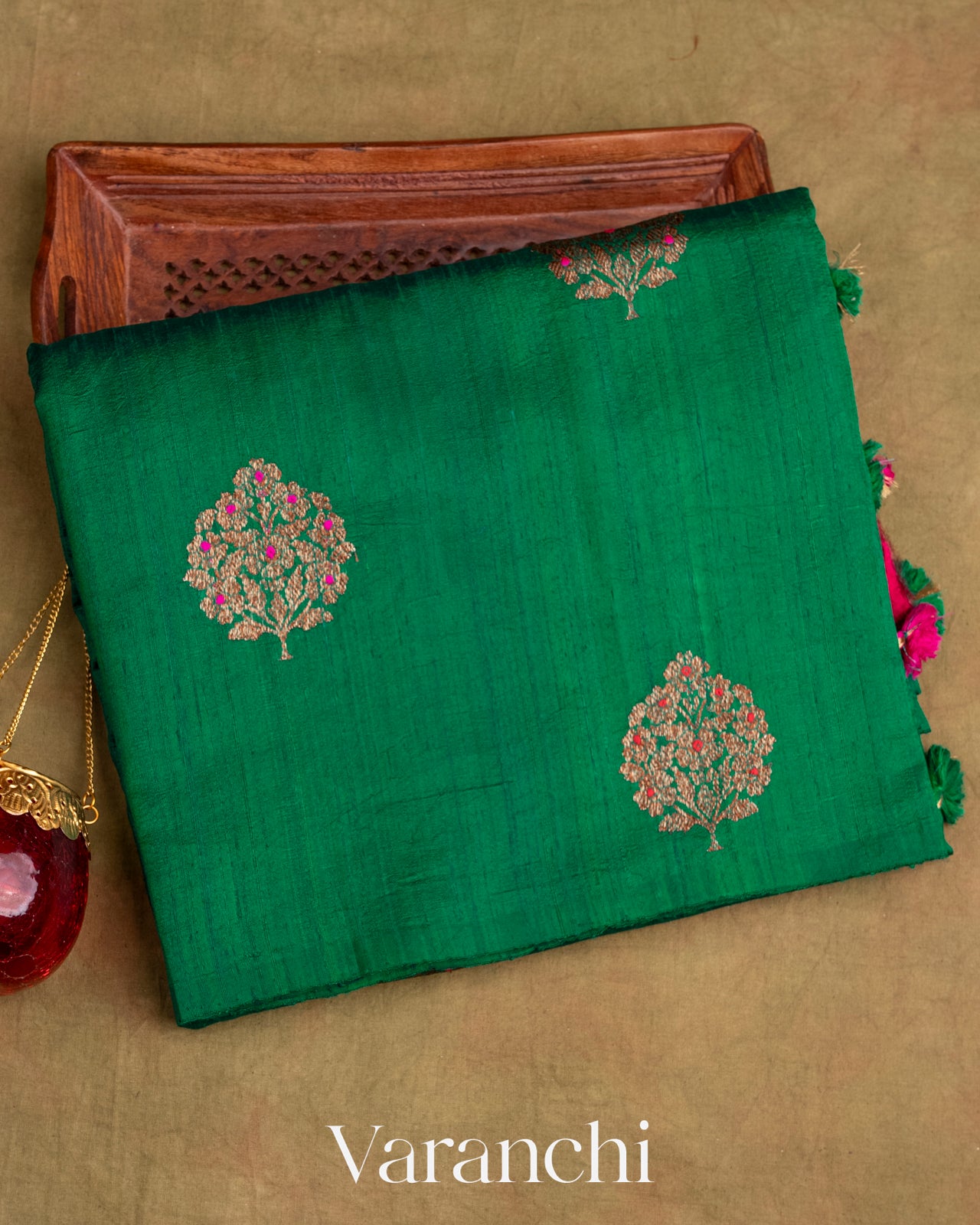 Dark Green Borderless Pure Raw Silk Handloom Saree