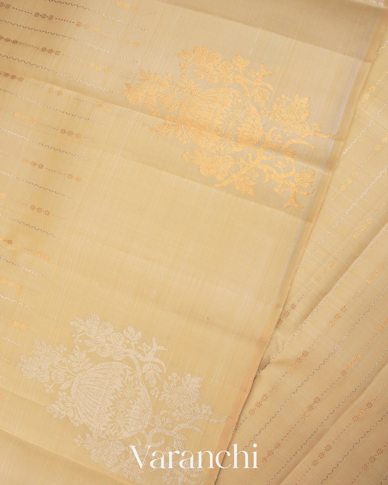 Ivory Borderless Pure Kanchipuram Silk Handloom Saree
