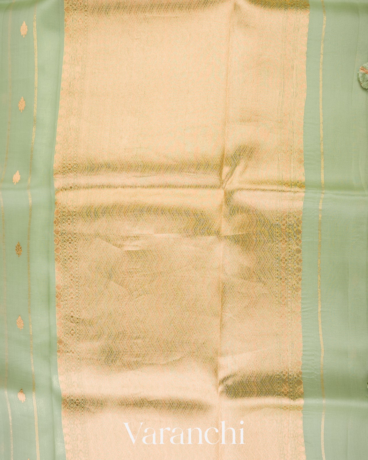 Pista Green Borderless Pure Kora Silk Handloom Saree 