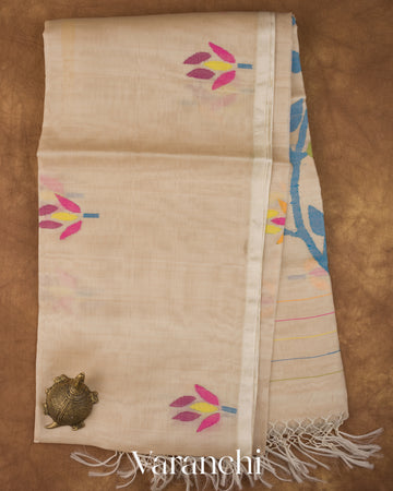 
Ivory Jamdani Pure Muslin Silk Handloom Saree
