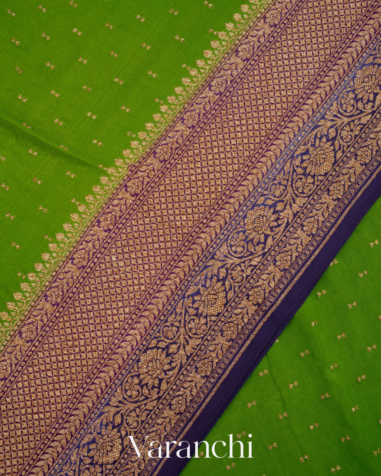 Parrot Green Pure Crepe Silk Handloom Saree