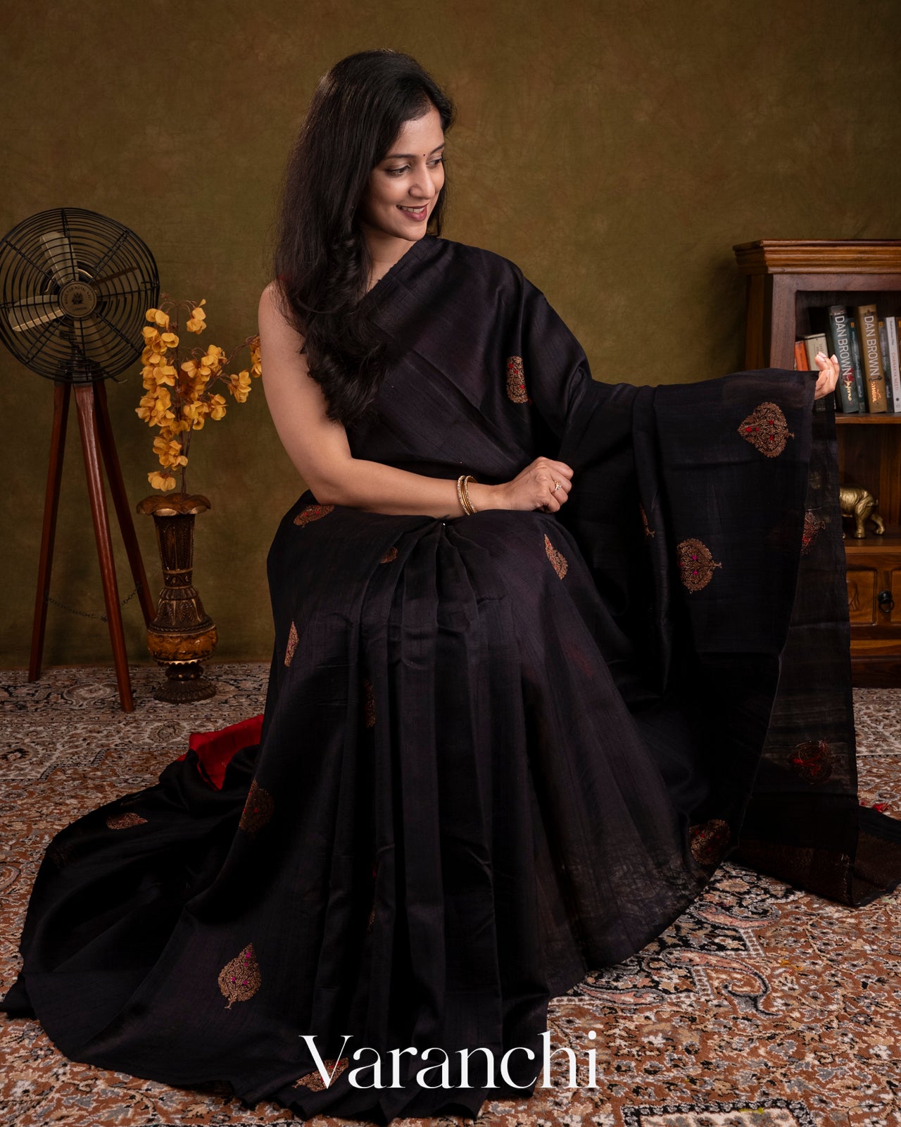 Jet Black Borderless Pure Raw Silk Handloom Saree