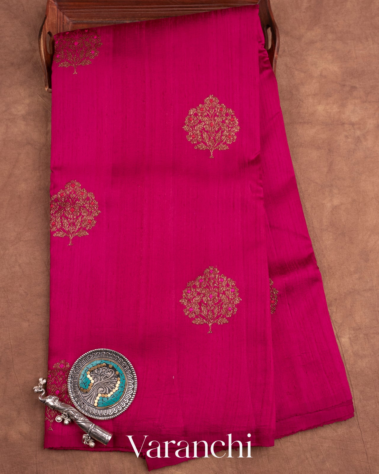 Rani Pink Borderless Pure Raw Silk Handloom Saree