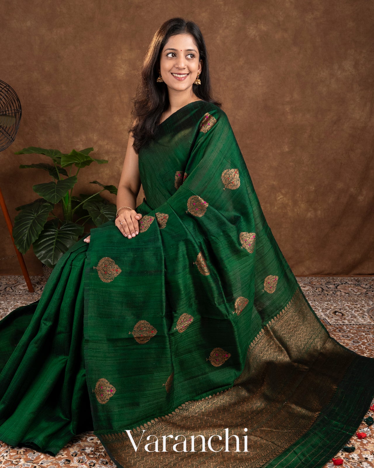 Bottle Green Borderless Pure Raw Silk Handloom Saree