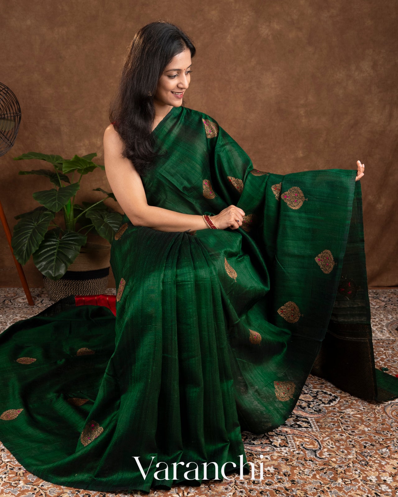 Bottle Green Borderless Pure Raw Silk Handloom Saree
