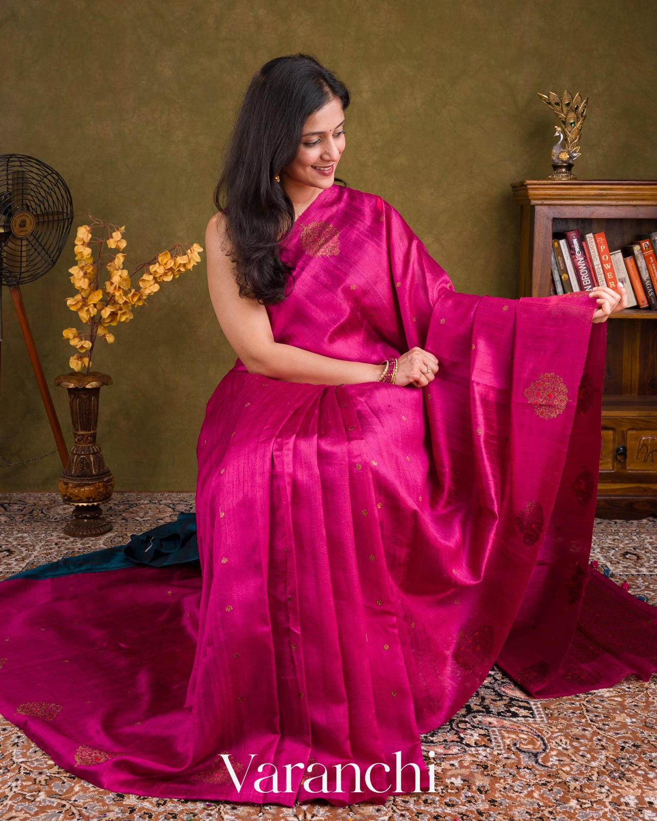 Rani Fuchsia Borderless Pure Raw Silk Handloom Saree 