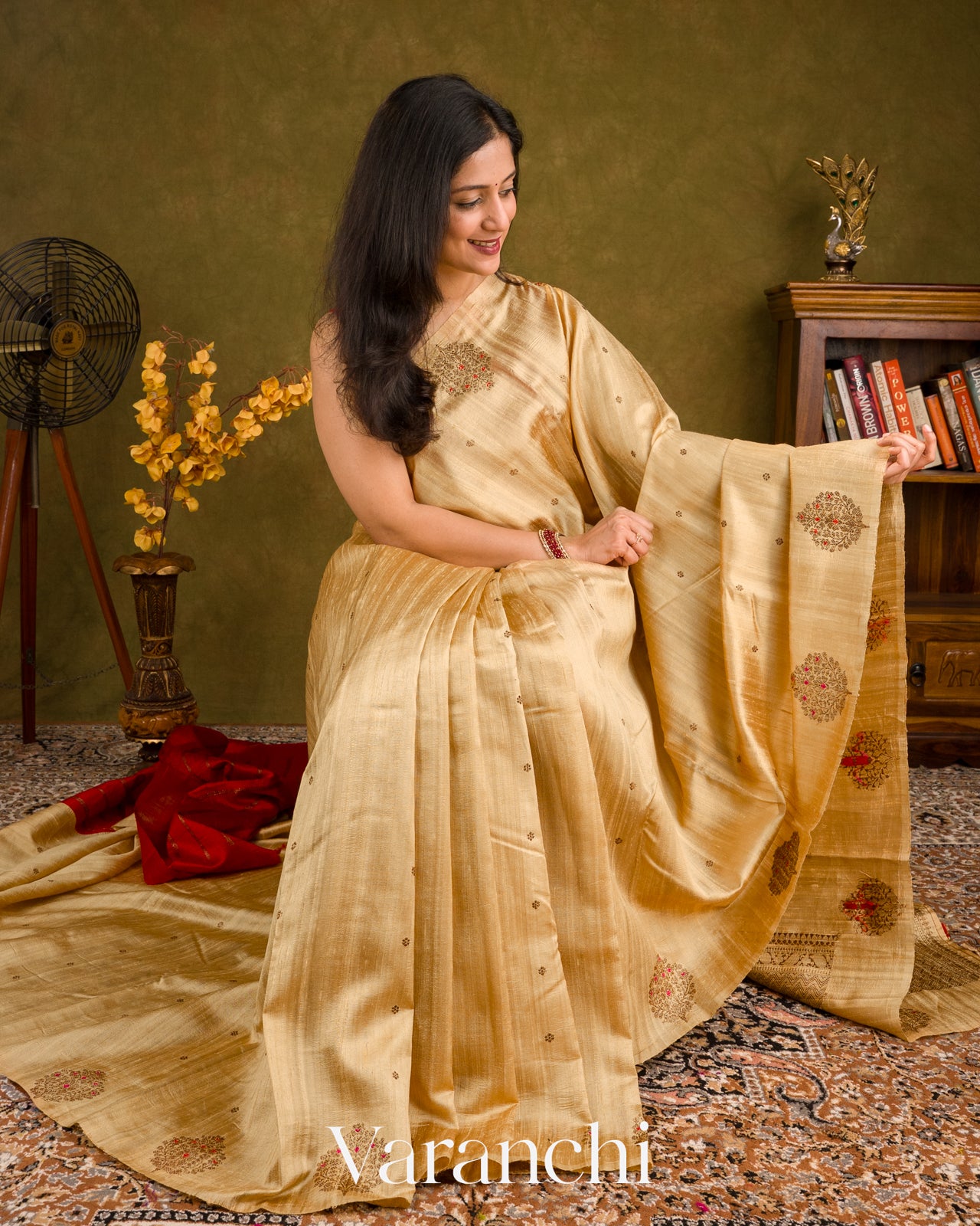 Warm Ivory Borderless   Pure Raw Silk Handloom Saree
