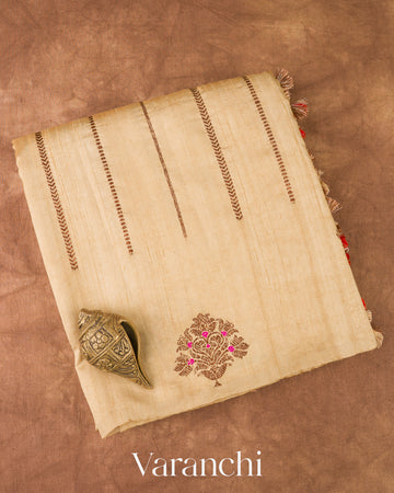 Warm Ivory Borderless Striped Pure Raw Silk Handloom Saree