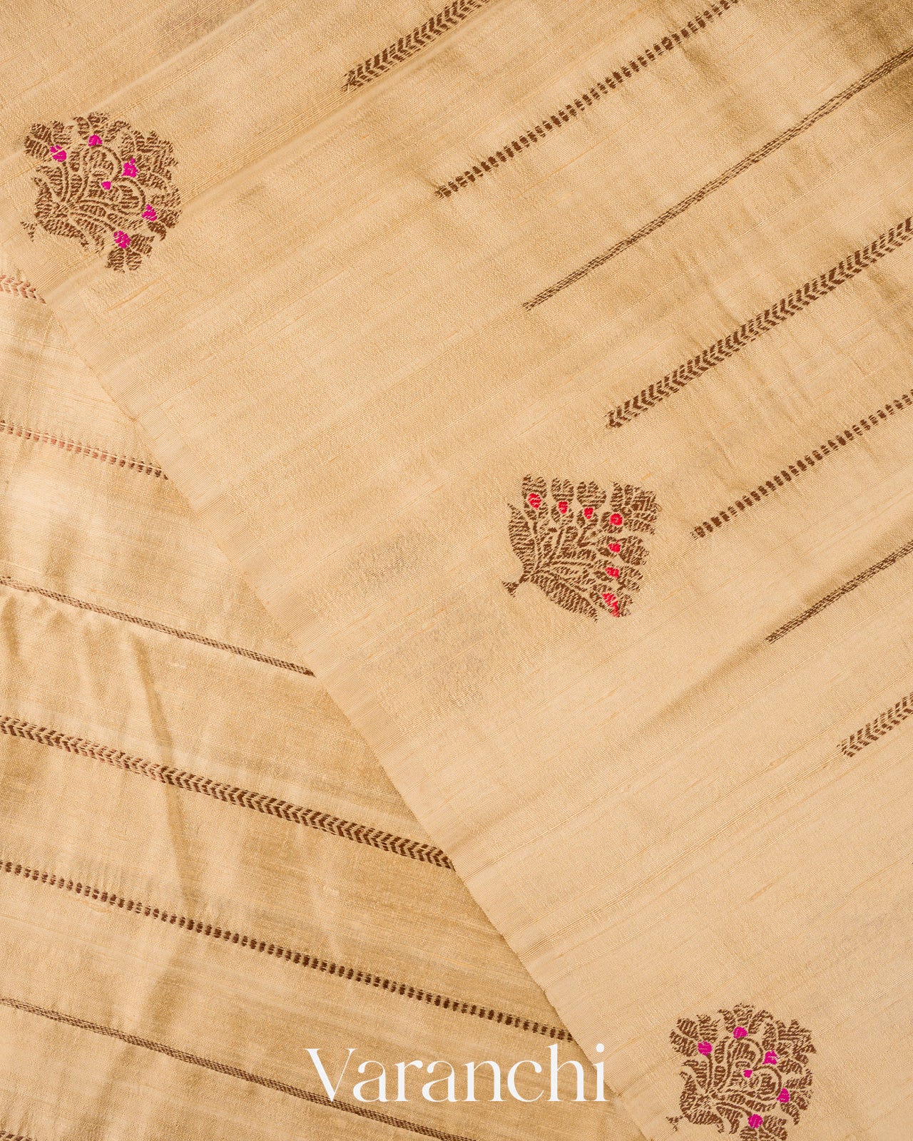 Warm Ivory Borderless Striped Pure Raw Silk Handloom Saree