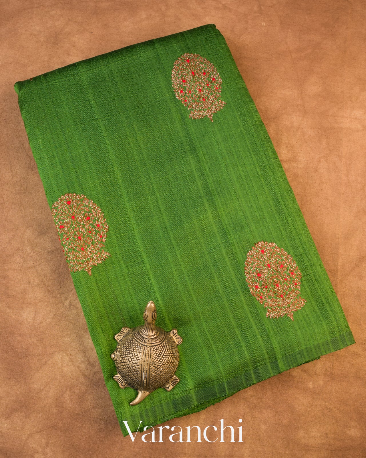 Leaf Green Borderless Pure Raw Silk Handloom Saree