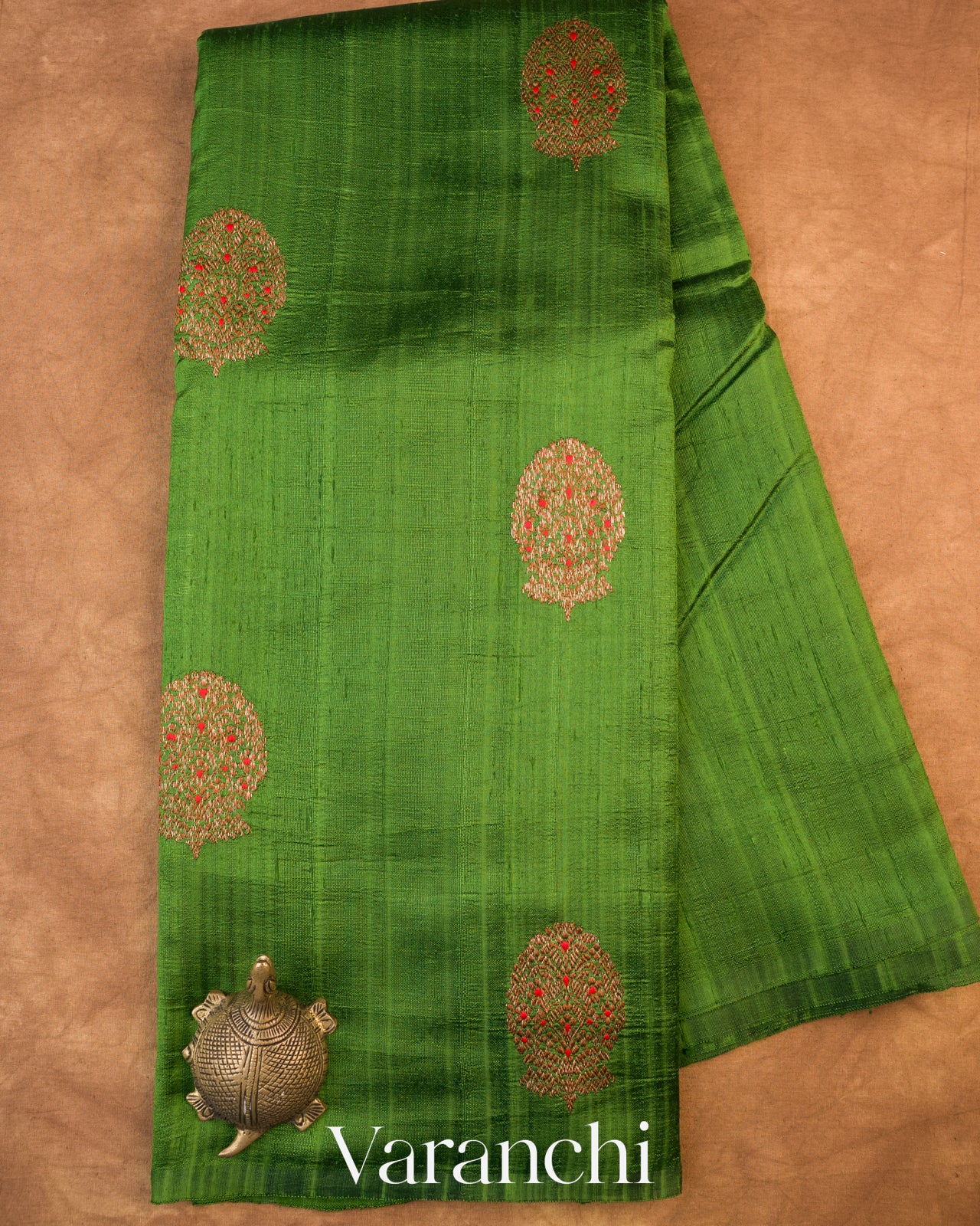 Leaf Green Borderless Pure Raw Silk Handloom Saree