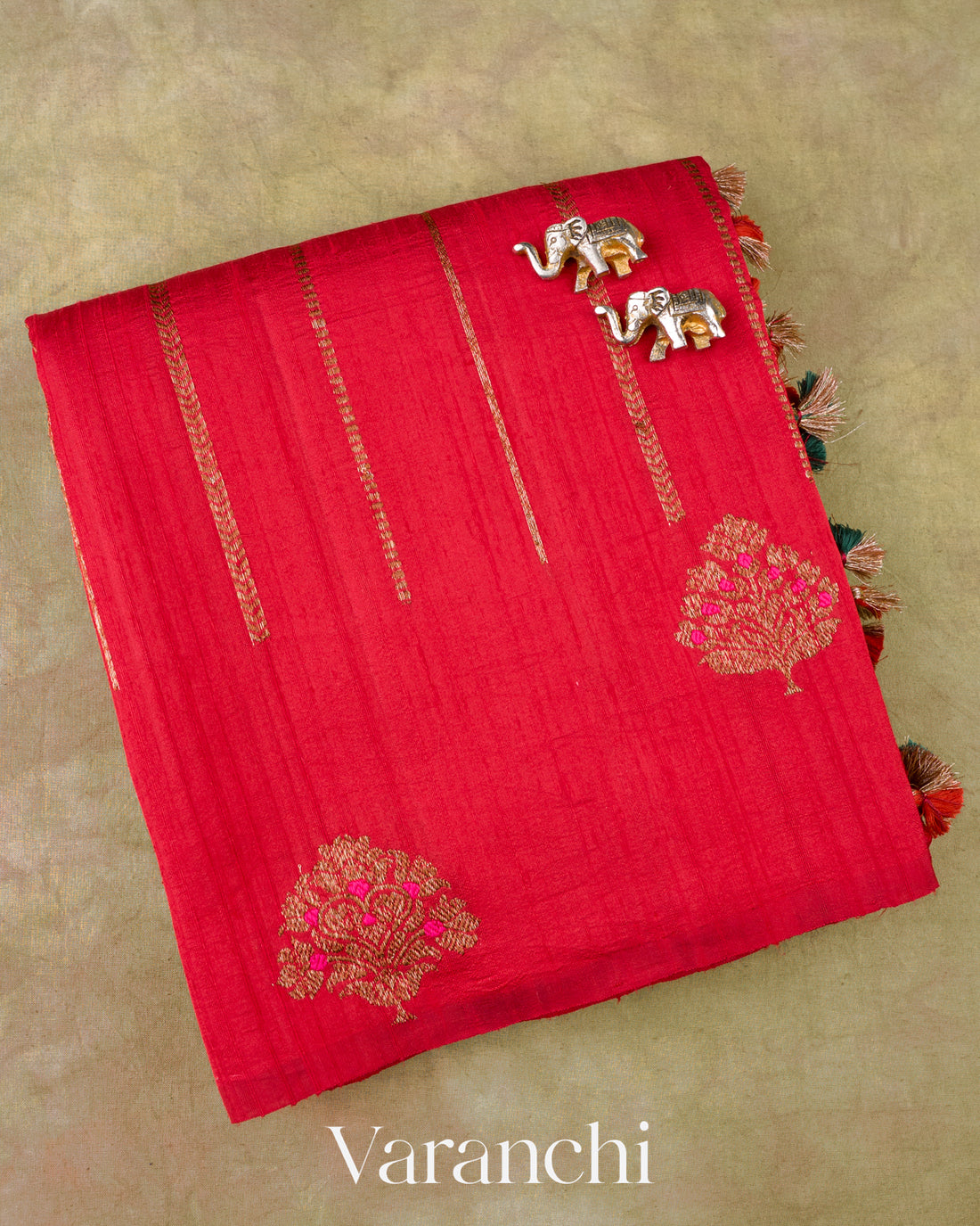 Crimson Ruby Borderless Striped Pure Raw Silk Handloom Saree