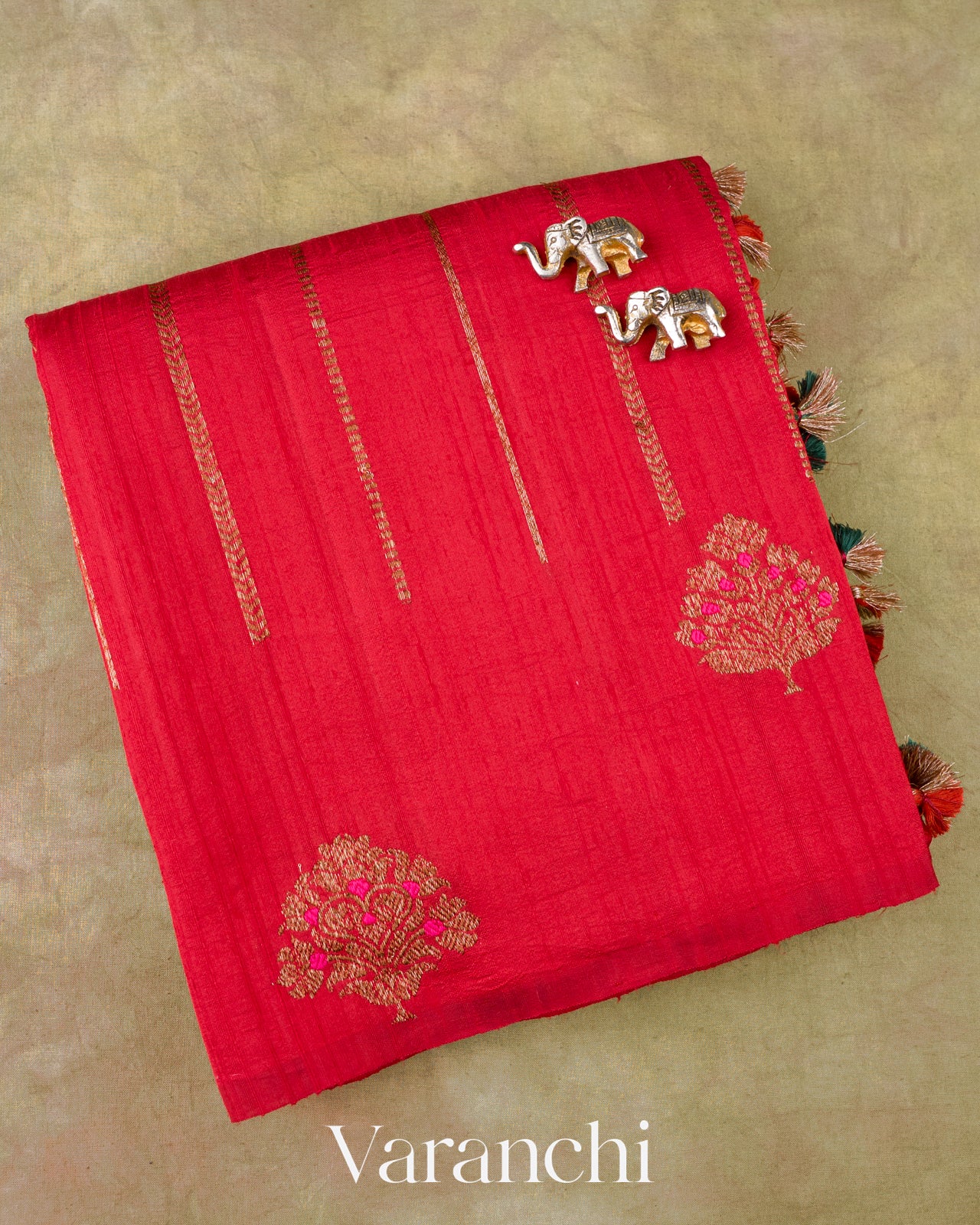 Crimson Ruby Borderless Striped Pure Raw Silk Handloom Saree