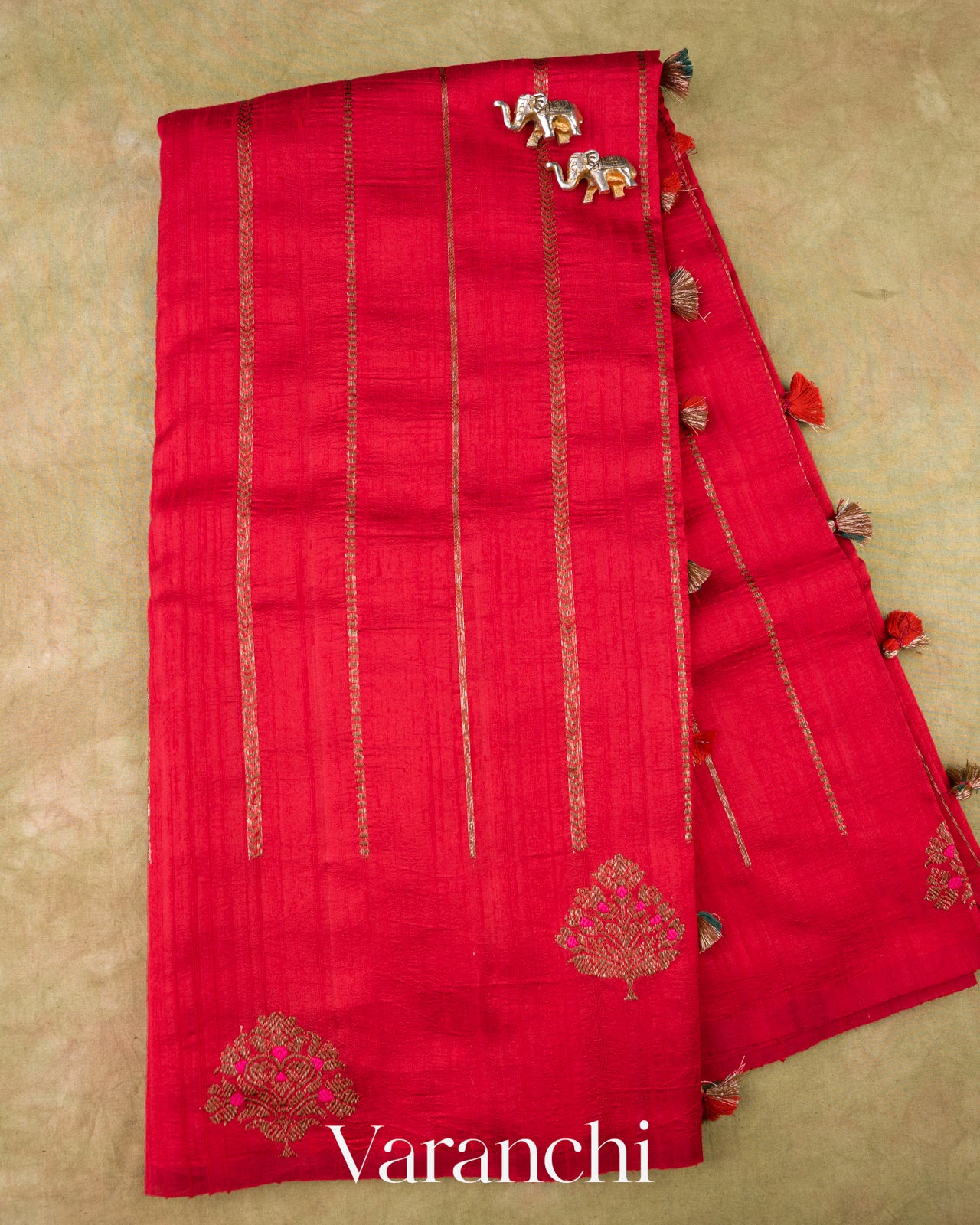 Crimson Ruby Borderless Striped Pure Raw Silk Handloom Saree