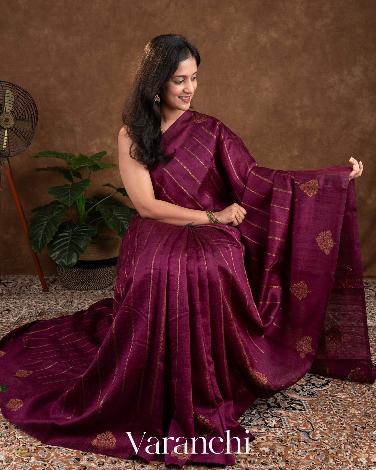 Ruby Wine Raw Silk Handloom Borderless Saree 