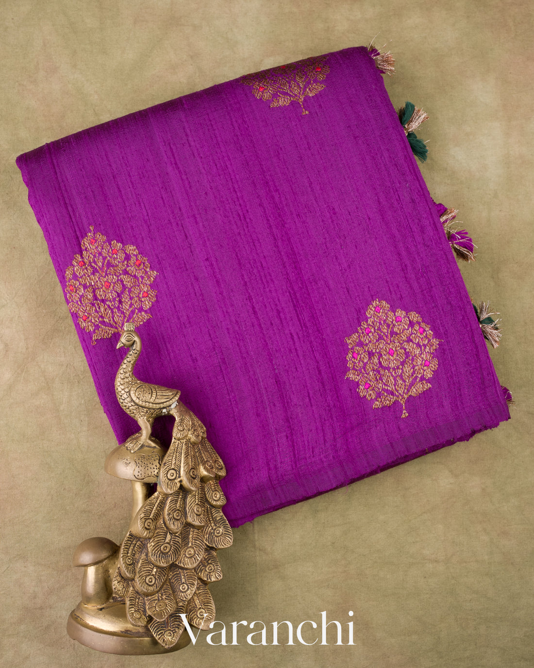 Deep Magenta Borderless Pure Raw Silk Handloom Saree