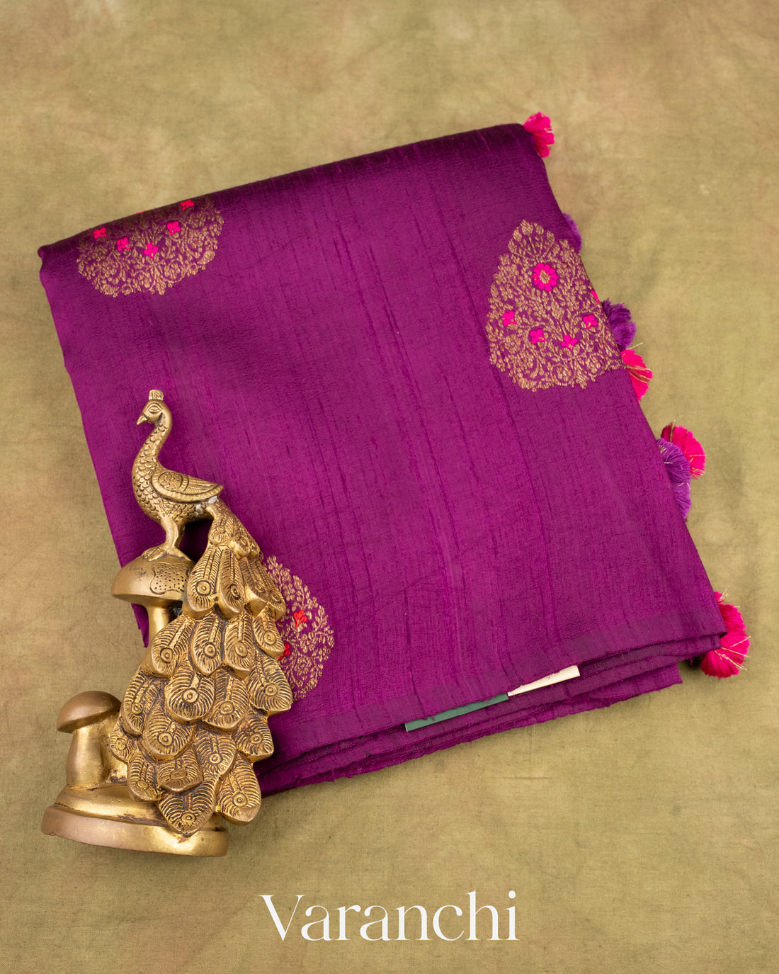 Deep Magenta Borderless Pure Raw Silk Handloom Saree