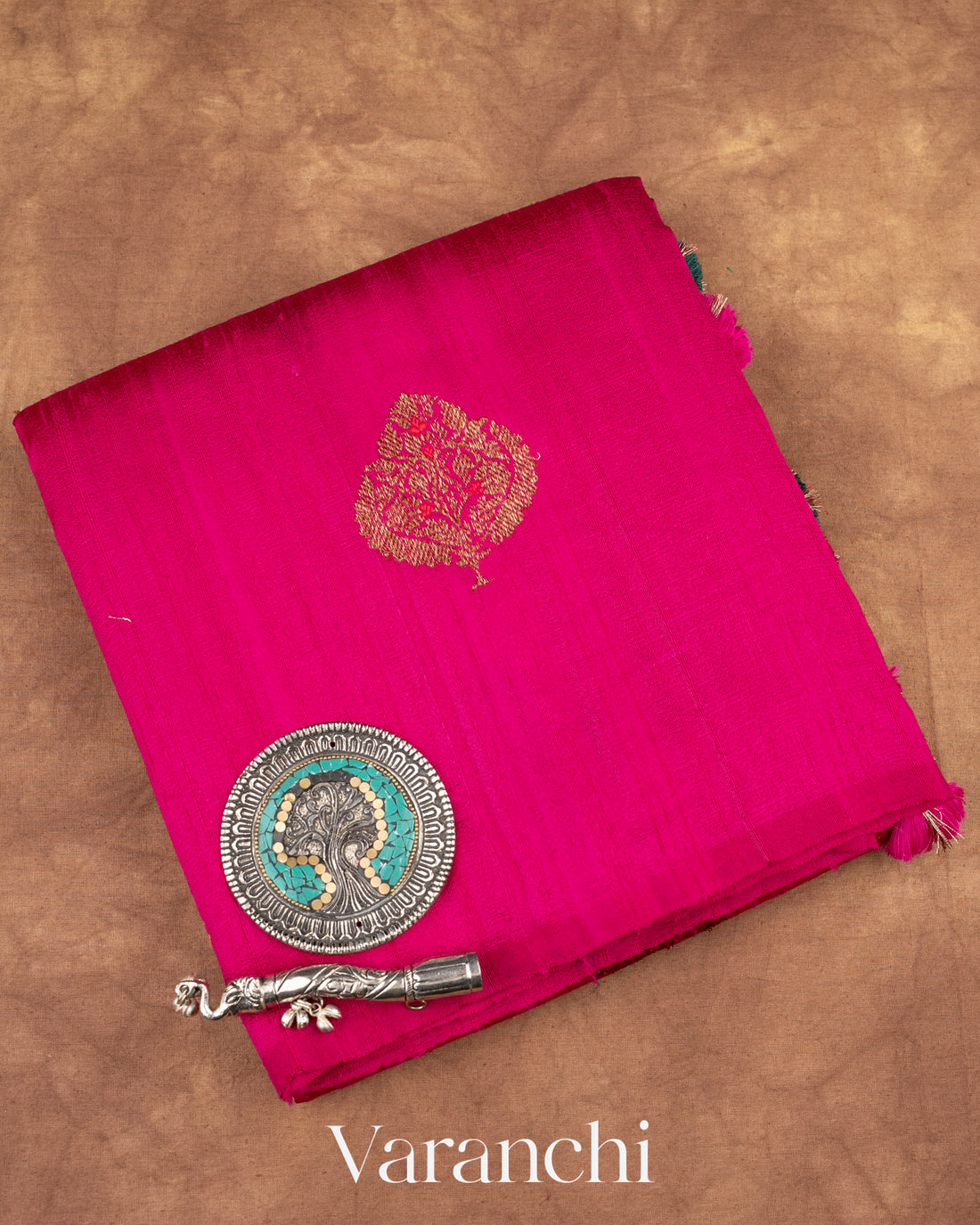 Rani Pink Raw Silk Handloom borderless Saree