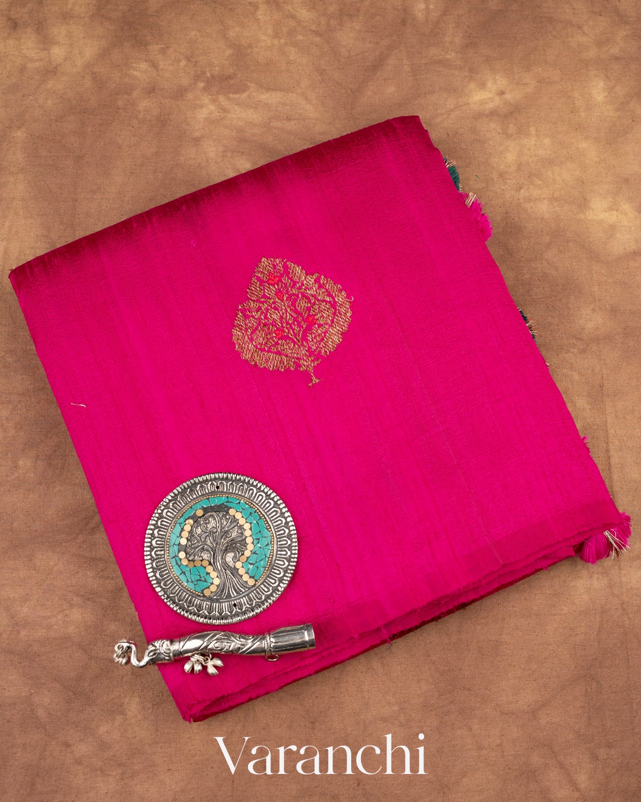 Rani Pink Raw Silk Handloom borderless Saree