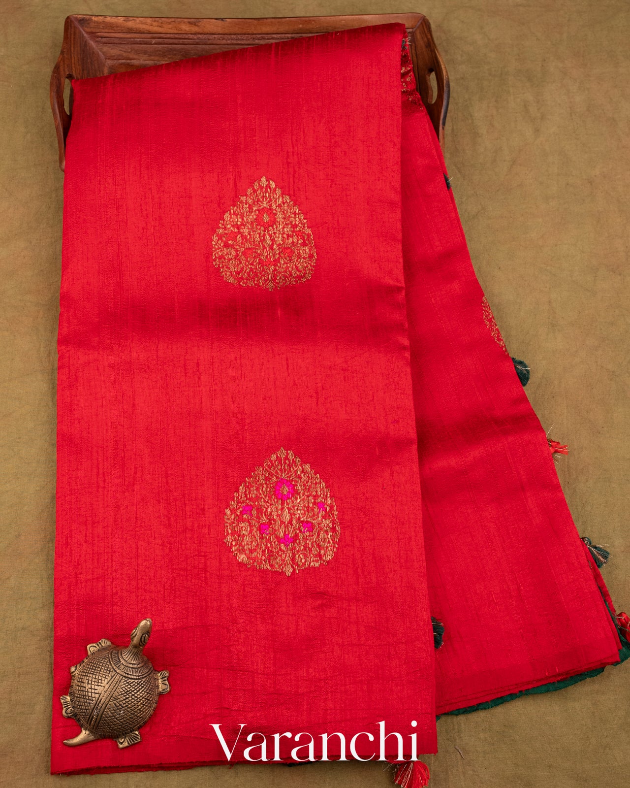 Red Borderless Pure Raw Silk Handloom Saree