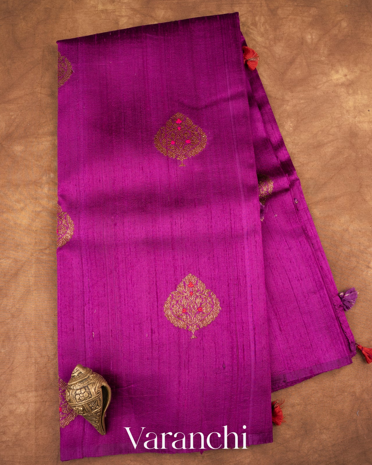 Regal Purple Raw Silk Borderless Handloom Saree 