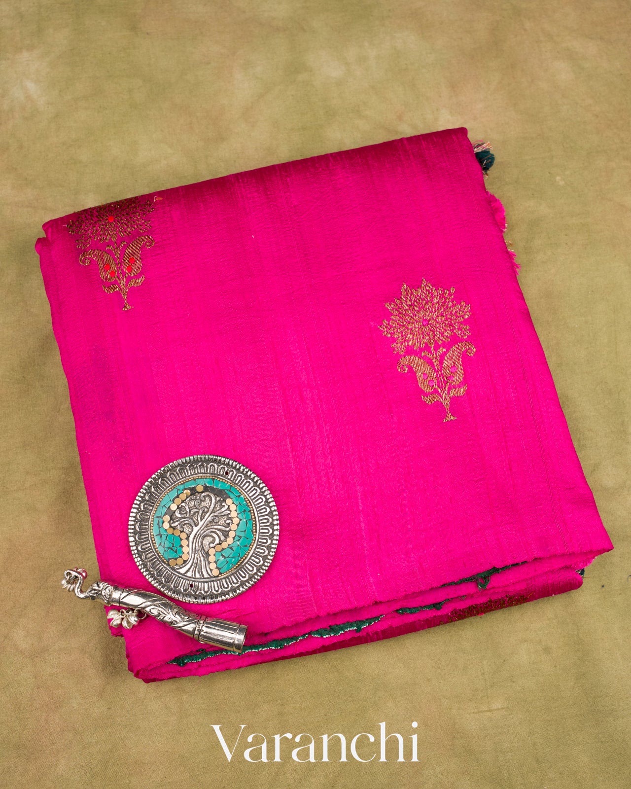 Rani Pink Borderless Pure Raw Silk Handloom Saree