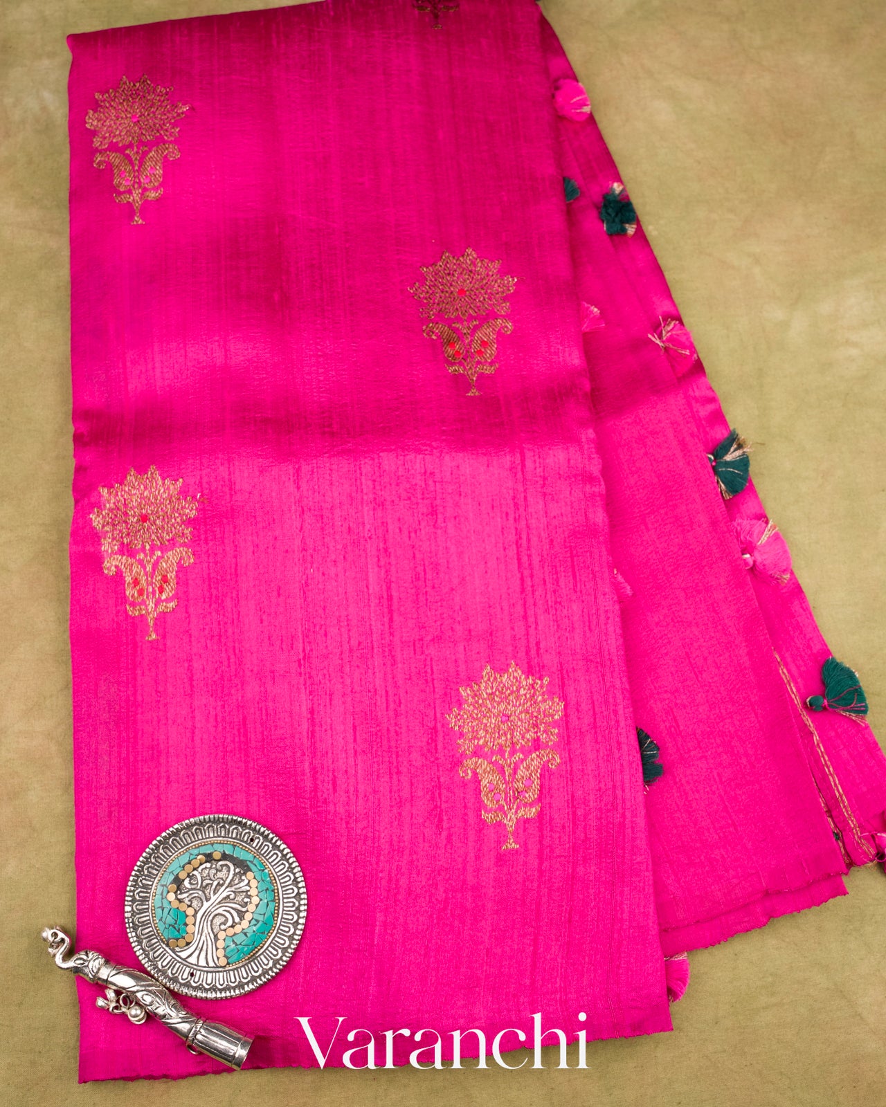 Rani Pink Borderless Pure Raw Silk Handloom Saree
