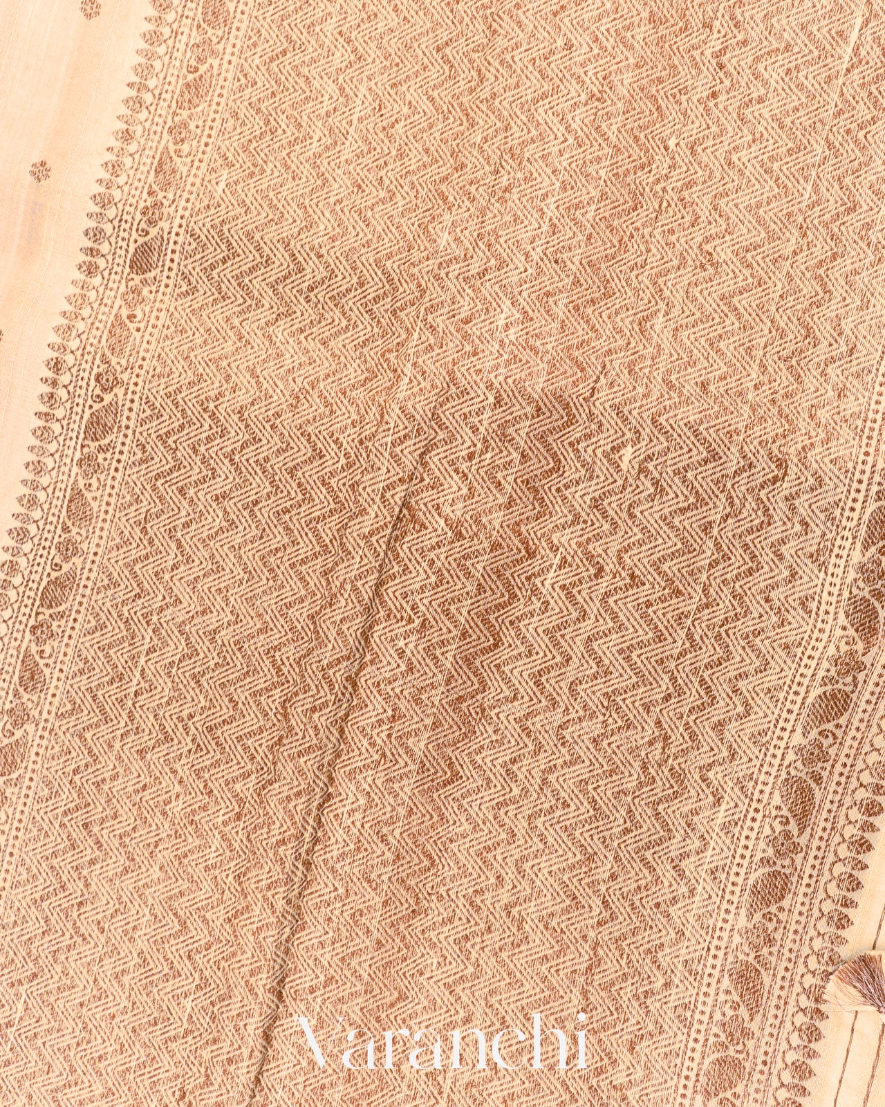 Off-White Borderless Pure Raw Silk Handloom Saree