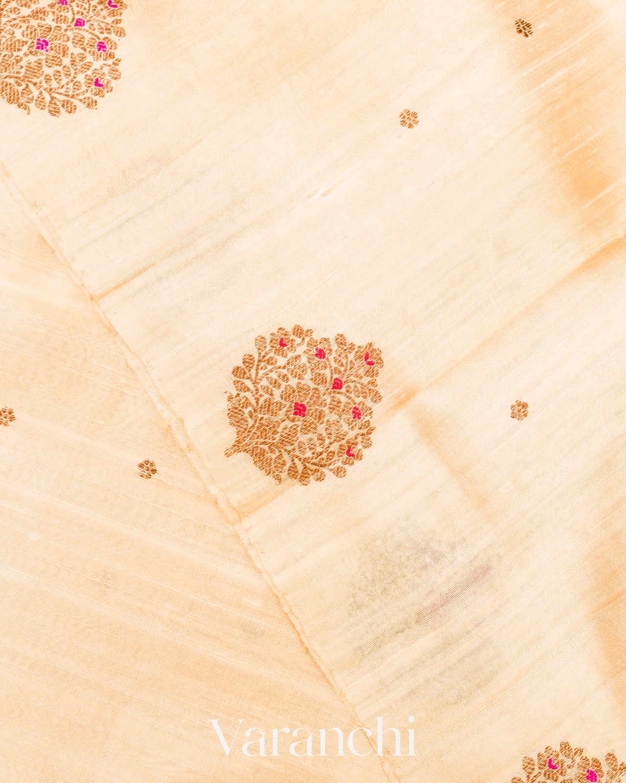 Off-White Borderless Pure Raw Silk Handloom Saree