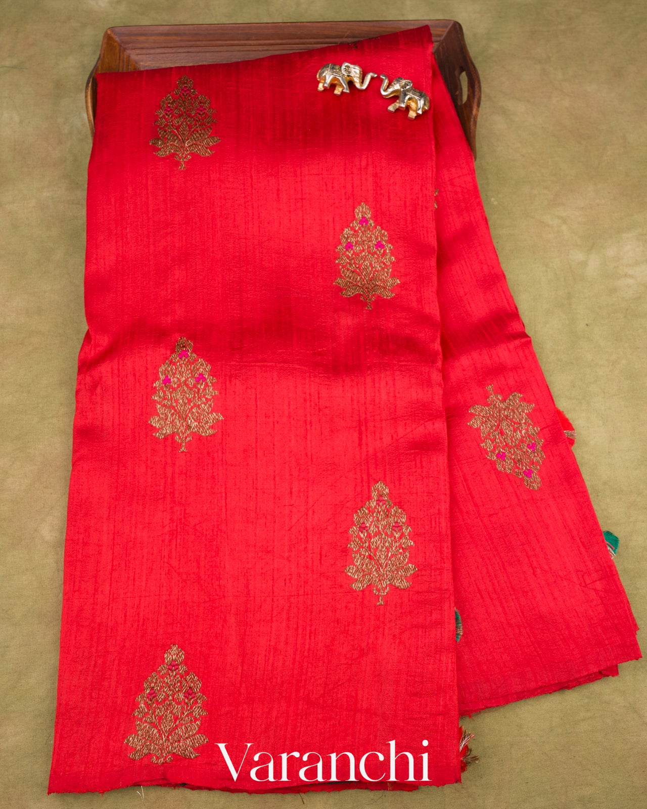 Red Borderless Pure Raw Silk Handloom Saree