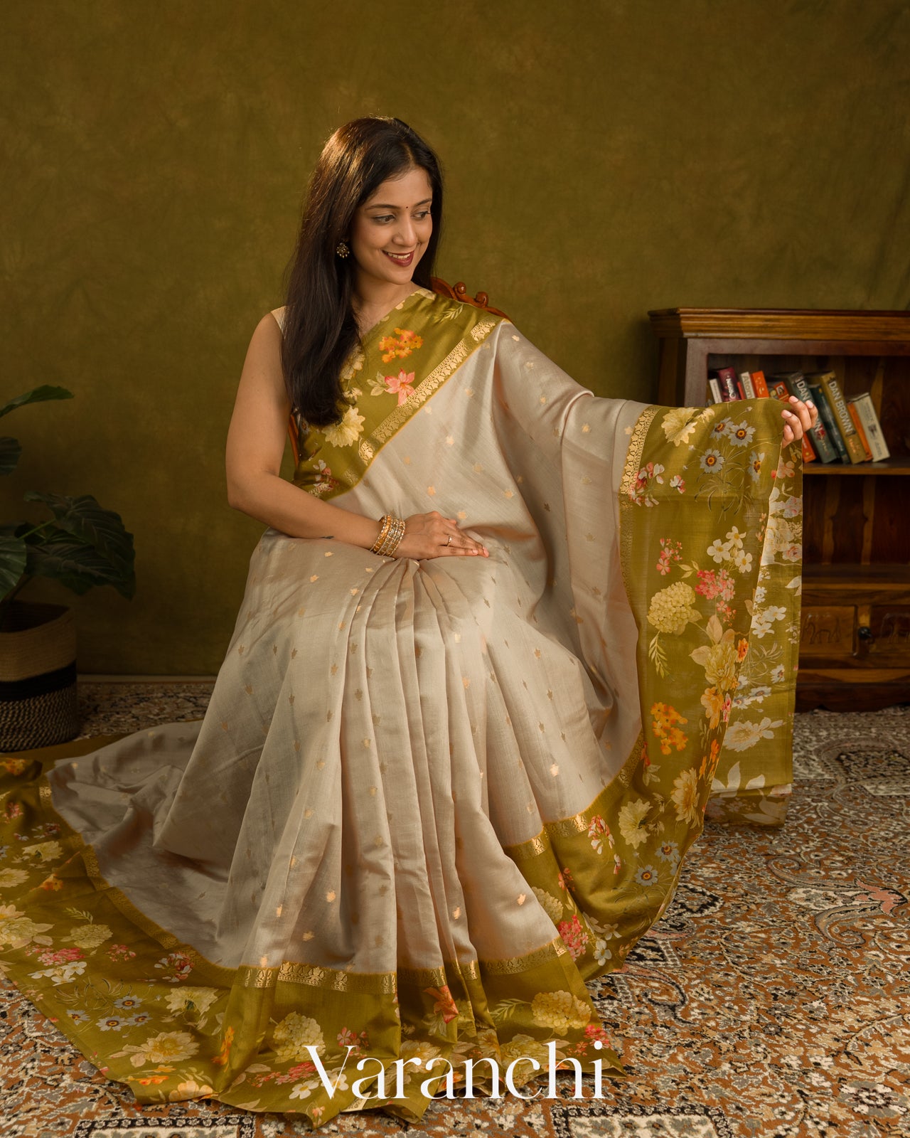 Pearl Grey Pure Chiniya Silk Handloom Saree