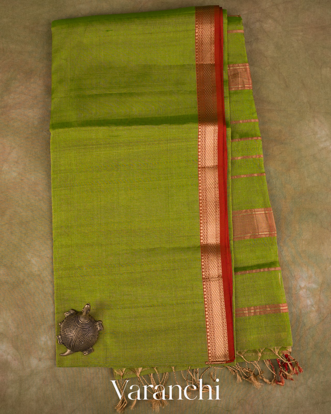 Parrot Green Pure Maheshwari Silk Cotton Handloom Saree
