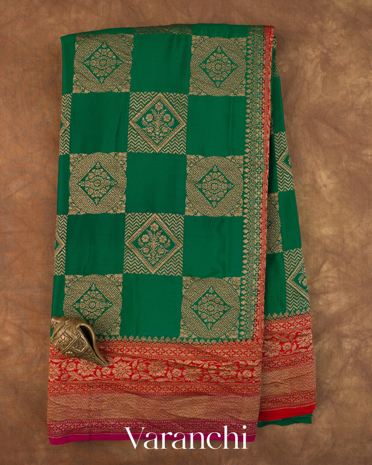 Bottle Green Checkered Pure Crepe Silk Handloom Saree
