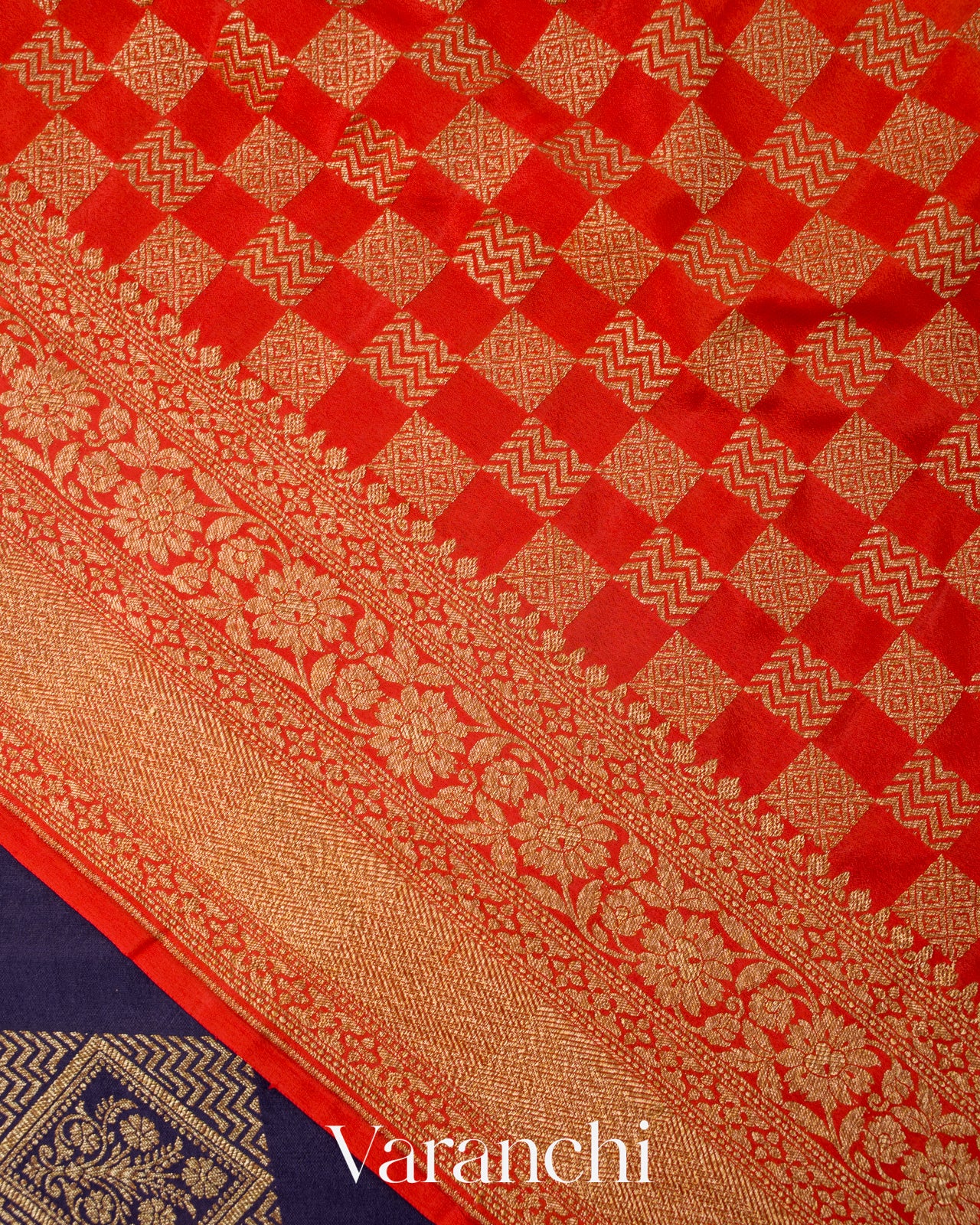 Navy Blue Checkered Pure Crepe Silk Handloom Saree