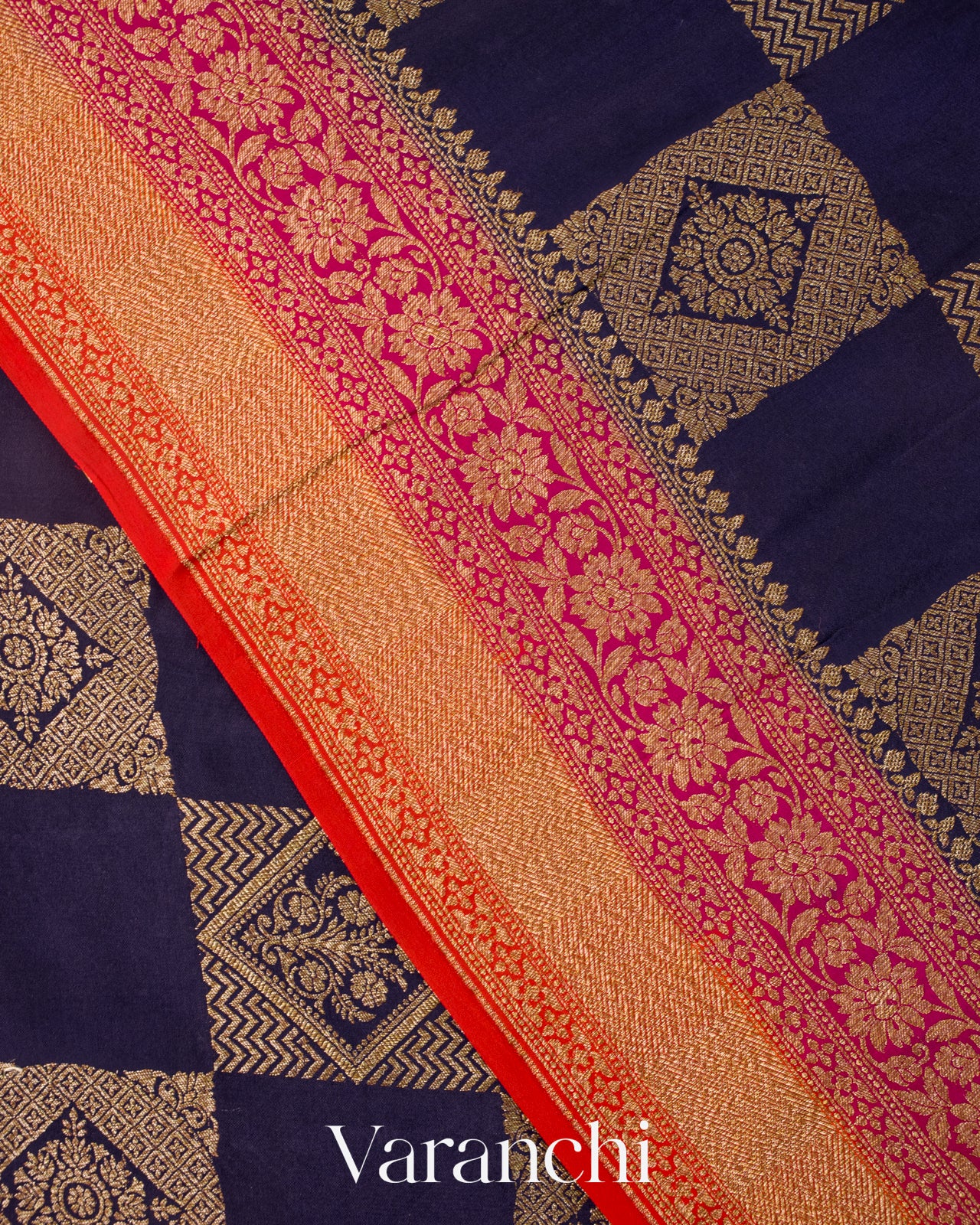 Navy Blue Checkered Pure Crepe Silk Handloom Saree