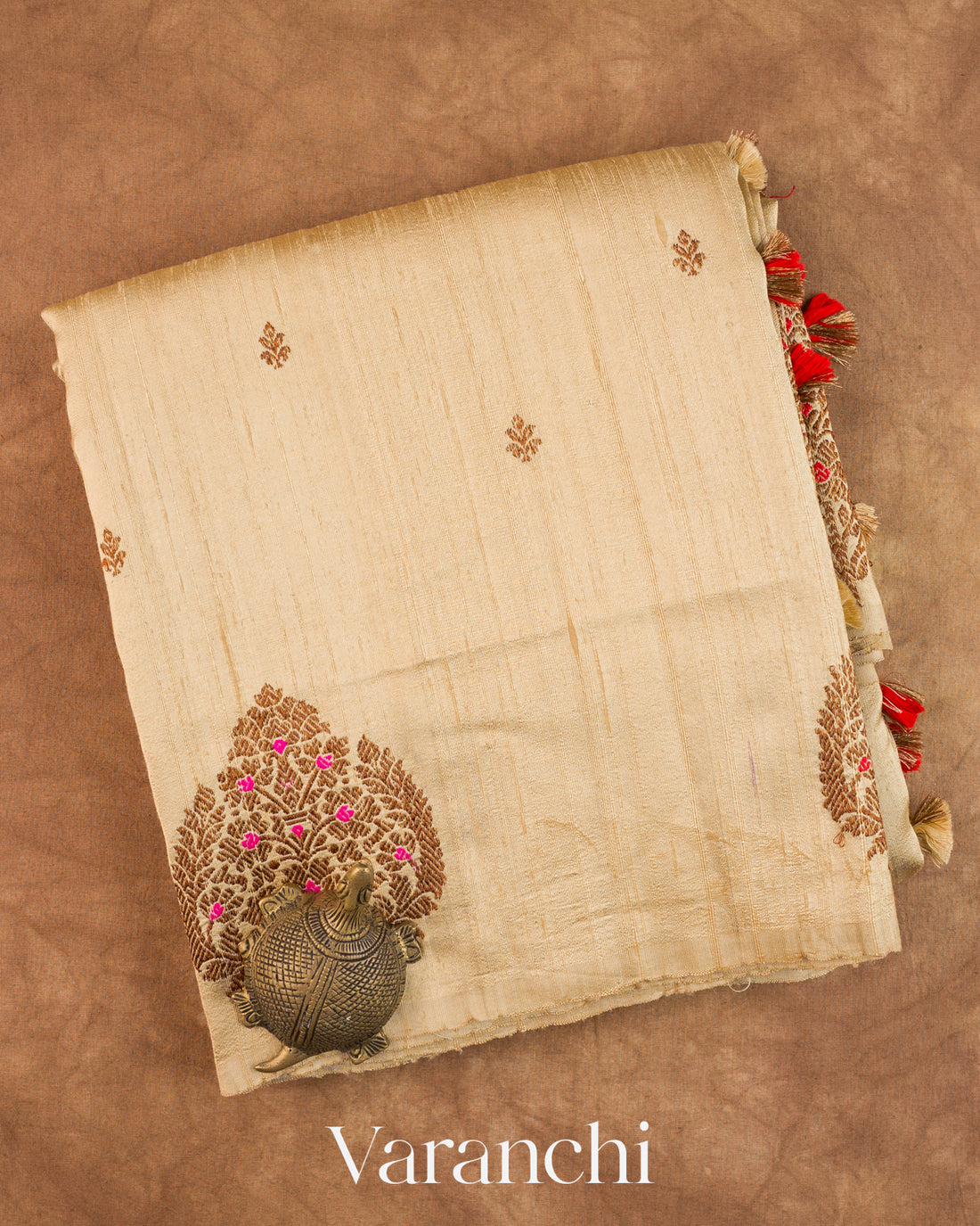 Cream Borderless Pure Raw Silk Handloom Saree