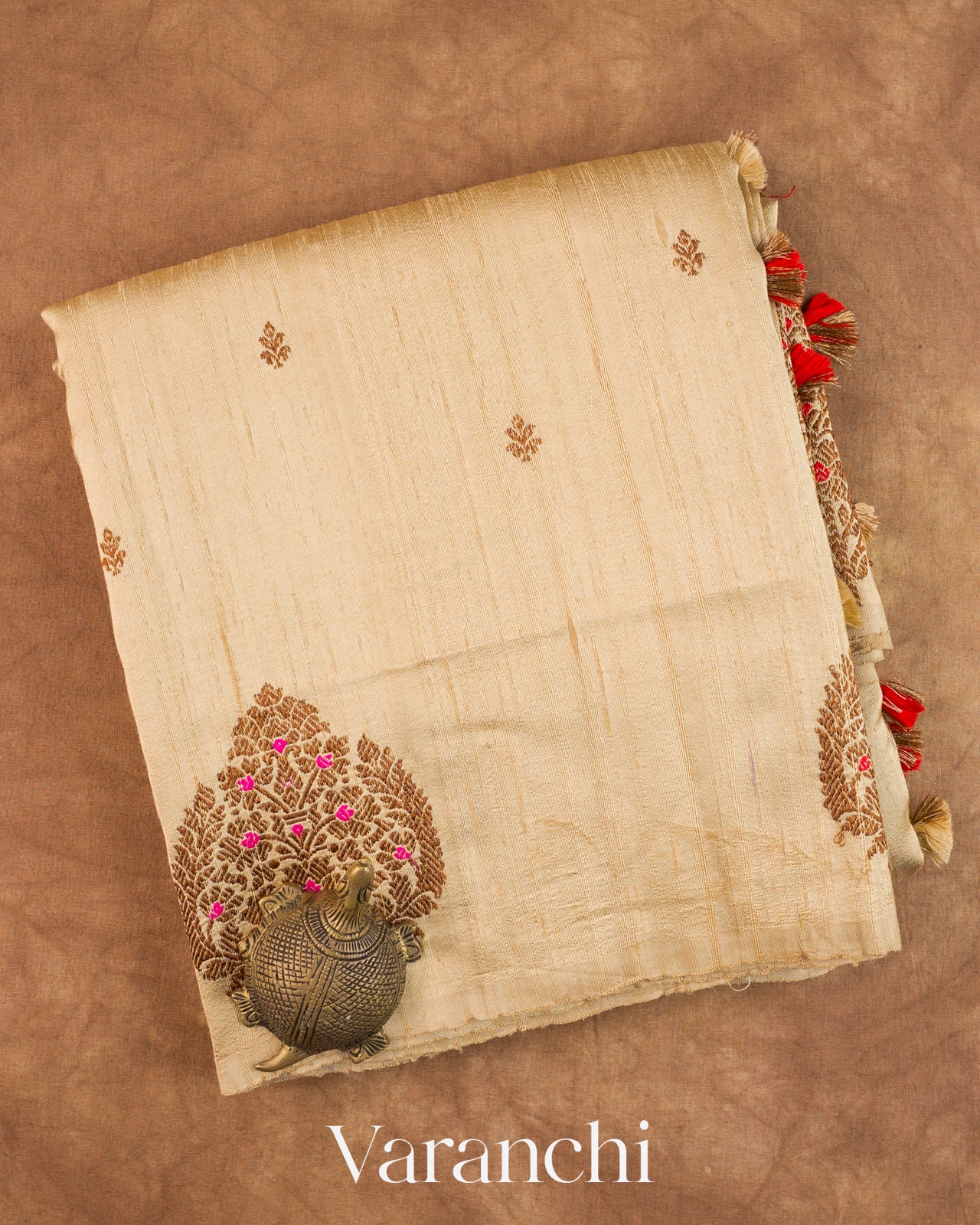 Cream Borderless Pure Raw Silk Handloom Saree