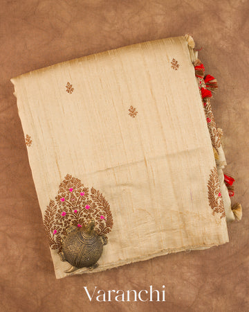 Cream Borderless Pure Raw Silk Handloom Saree