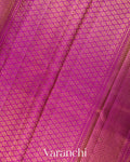 Bottle Green Vaira Oosi Pure Kanchipuram Silk Handloom Saree