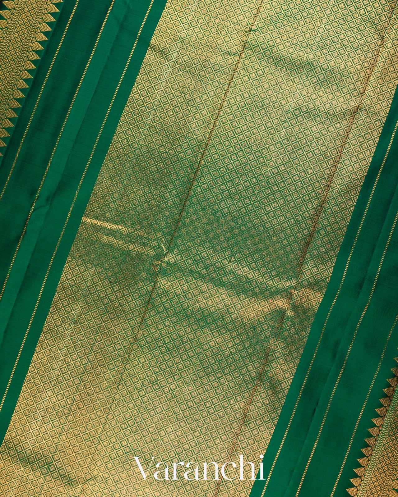 Bottle Green Checkered Pure Kanchipuram Silk Handloom Saree